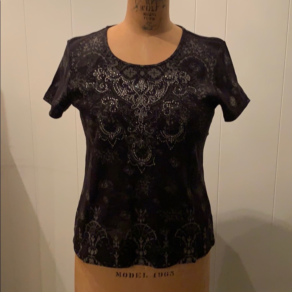 Chico’s tee shirt.